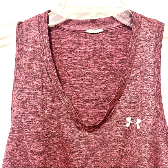 nwot! • Under Armour razor back loose athletic tank top - Picture 3 of 10